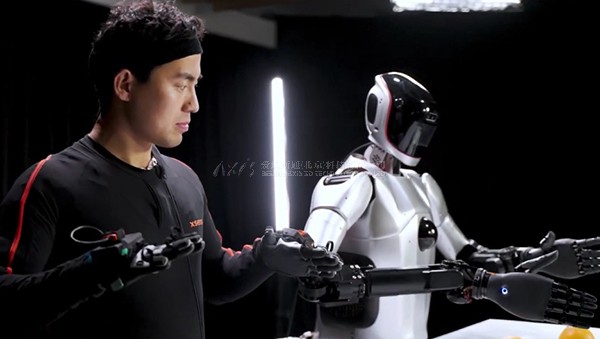 虚拟现实|虚拟仿真|三维虚拟技术|可视化工程|虚拟仿真交互|航空航天|汽车仿真|轮船仿真|列车仿真|多媒体应用|轨道交通|船舶制造|能源矿业|电力仿真|游戏开发|虚拟漫游|建筑设计|石油钻井|核能开放|互动营销|展览展示|爱迪斯通